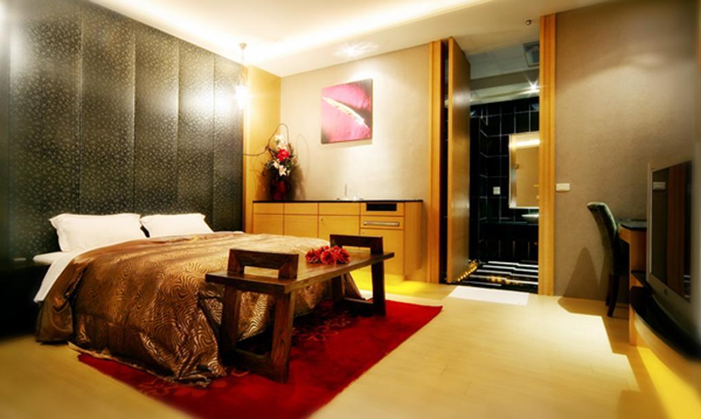 Spring Young Motel Fengyuan Exterior foto